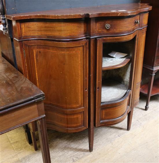 Druce & Co inlaid mahogany cabinet(-)